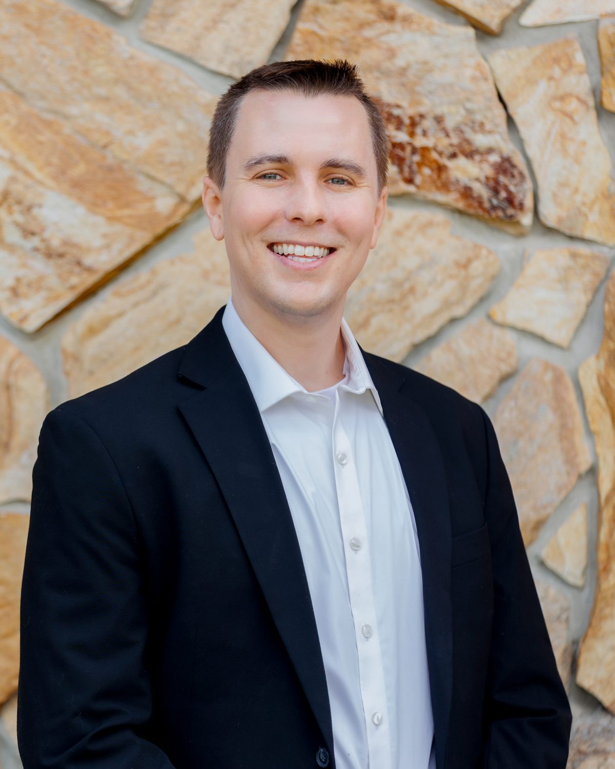 Jordan Drinkhouse, CFP® professional and founder of Glow Financial Planning